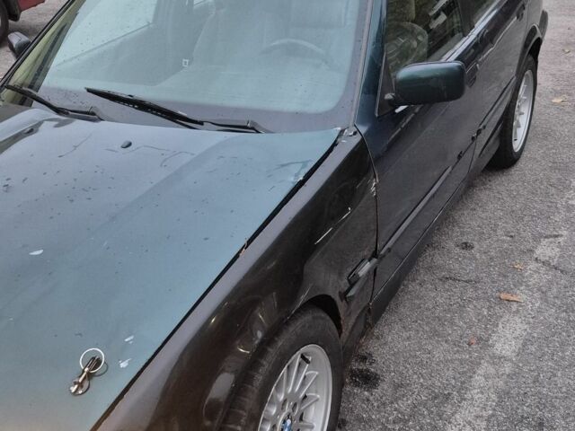 Зеленый БМВ 3 Серия, объемом двигателя 1.8 л и пробегом 370 тыс. км за 1600 $, фото 6 на Automoto.ua