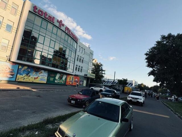 Зеленый БМВ 3 Серия, объемом двигателя 2.5 л и пробегом 300 тыс. км за 4300 $, фото 3 на Automoto.ua