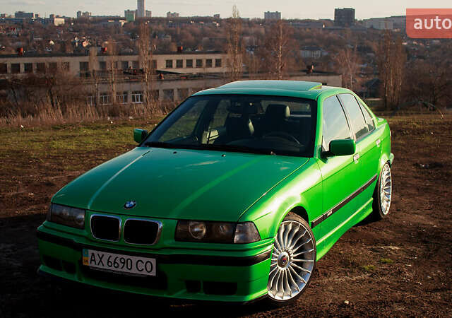 Зеленый БМВ 3 Серия, объемом двигателя 1.9 л и пробегом 308 тыс. км за 6999 $, фото 6 на Automoto.ua