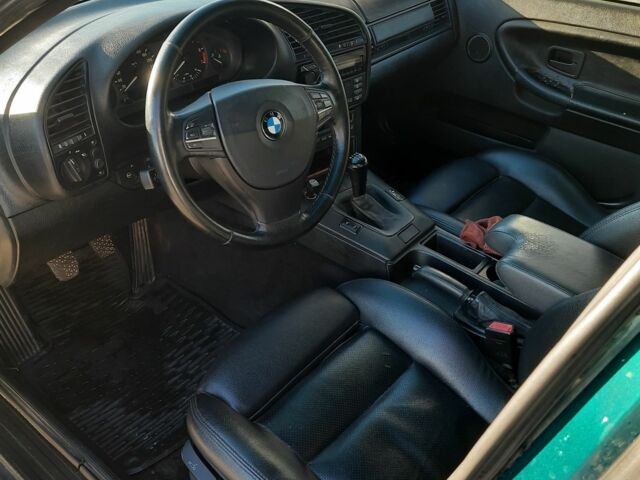 Зеленый БМВ 3 Серия, объемом двигателя 2 л и пробегом 290 тыс. км за 3800 $, фото 5 на Automoto.ua