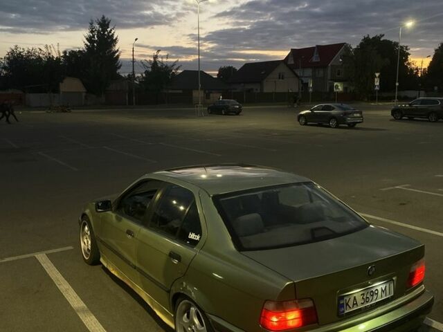 Зеленый БМВ 3 Серия, объемом двигателя 2.5 л и пробегом 300 тыс. км за 4300 $, фото 4 на Automoto.ua