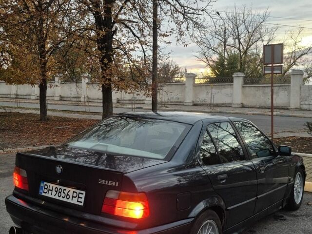 Зеленый БМВ 3 Серия, объемом двигателя 1.8 л и пробегом 370 тыс. км за 1600 $, фото 4 на Automoto.ua