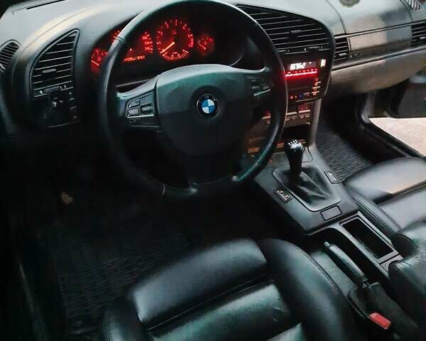Зеленый БМВ 3 Серия, объемом двигателя 2 л и пробегом 340 тыс. км за 3800 $, фото 7 на Automoto.ua
