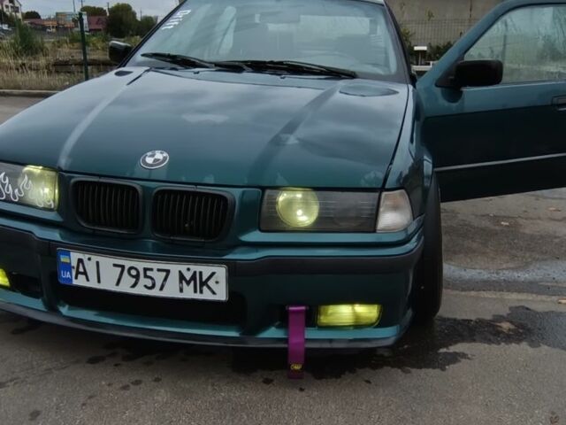 Зеленый БМВ 3 Серия, объемом двигателя 1.8 л и пробегом 300 тыс. км за 3900 $, фото 7 на Automoto.ua