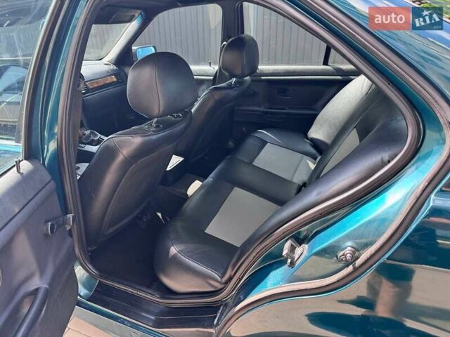 Зеленый БМВ 3 Серия, объемом двигателя 1.8 л и пробегом 471 тыс. км за 3800 $, фото 17 на Automoto.ua