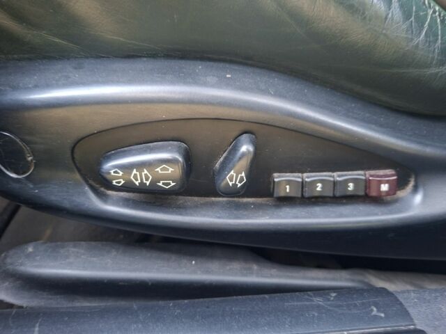 Зеленый БМВ 3 Серия, объемом двигателя 2 л и пробегом 391 тыс. км за 3100 $, фото 7 на Automoto.ua