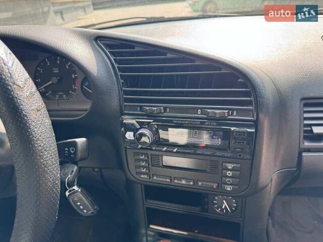 Зеленый БМВ 3 Серия, объемом двигателя 1.8 л и пробегом 471 тыс. км за 3800 $, фото 15 на Automoto.ua