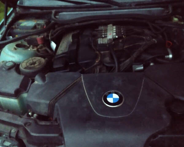 Зеленый БМВ 3 Серия, объемом двигателя 2 л и пробегом 300 тыс. км за 4000 $, фото 6 на Automoto.ua