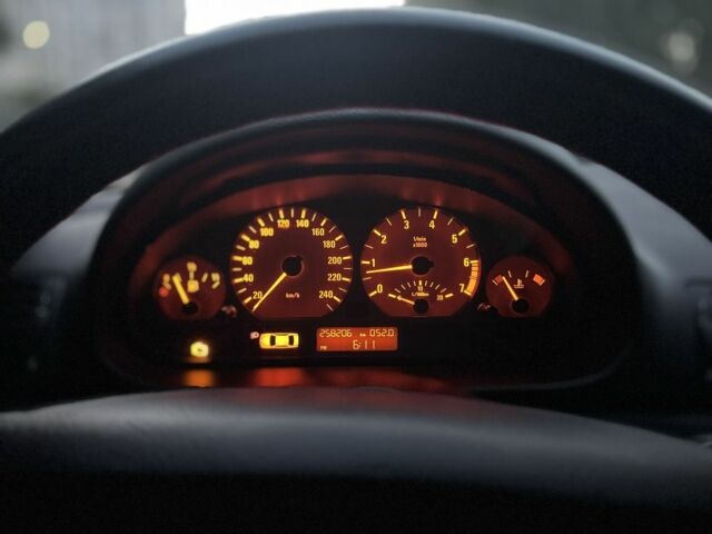 Зеленый БМВ 3 Серия, объемом двигателя 1.8 л и пробегом 258 тыс. км за 5200 $, фото 7 на Automoto.ua