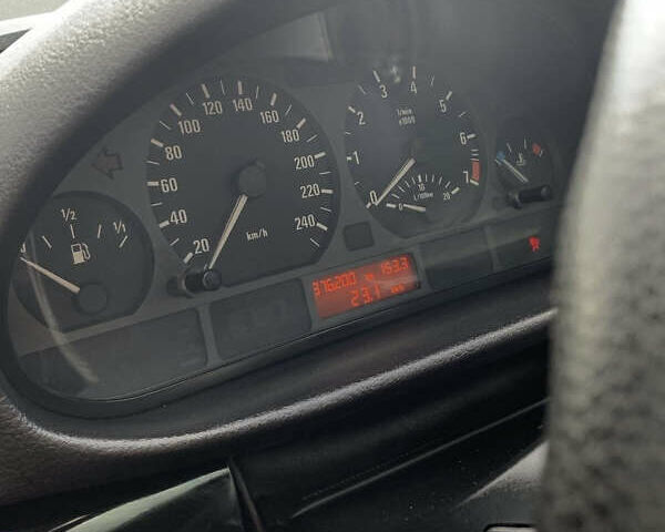 Зелений БМВ 3 Серія, об'ємом двигуна 2 л та пробігом 267 тис. км за 4300 $, фото 19 на Automoto.ua