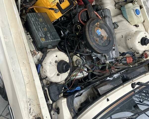 Бежевий БМВ 315, об'ємом двигуна 1.6 л та пробігом 290 тис. км за 1950 $, фото 35 на Automoto.ua