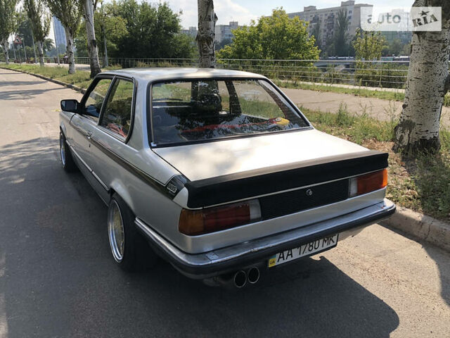 Сірий БМВ 315, об'ємом двигуна 2 л та пробігом 300 тис. км за 4800 $, фото 7 на Automoto.ua