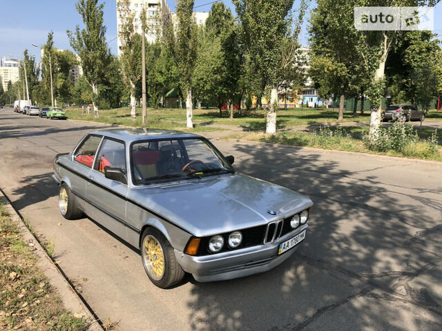 Сірий БМВ 315, об'ємом двигуна 2 л та пробігом 300 тис. км за 4800 $, фото 1 на Automoto.ua