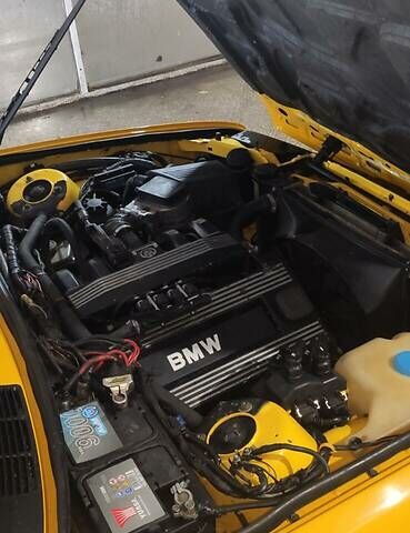 Жовтий БМВ 318, об'ємом двигуна 1.8 л та пробігом 180 тис. км за 7000 $, фото 12 на Automoto.ua