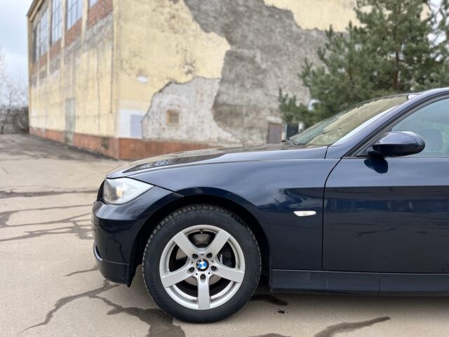 Синій БМВ 318, об'ємом двигуна 2 л та пробігом 267 тис. км за 7390 $, фото 5 на Automoto.ua