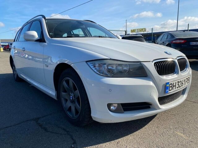 Білий БМВ 320, об'ємом двигуна 2 л та пробігом 270 тис. км за 9999 $, фото 26 на Automoto.ua
