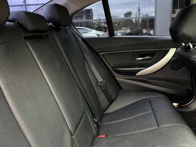 Черный БМВ 320, объемом двигателя 2 л и пробегом 177 тыс. км за 15900 $, фото 19 на Automoto.ua