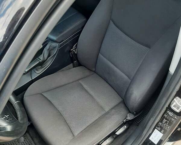 Чорний БМВ 320, об'ємом двигуна 2 л та пробігом 240 тис. км за 10500 $, фото 8 на Automoto.ua