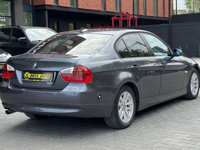 Серый БМВ 320, объемом двигателя 2 л и пробегом 235 тыс. км за 6900 $, фото 5 на Automoto.ua