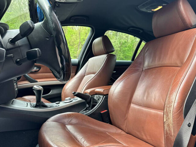 Серый БМВ 320, объемом двигателя 2 л и пробегом 235 тыс. км за 6900 $, фото 8 на Automoto.ua