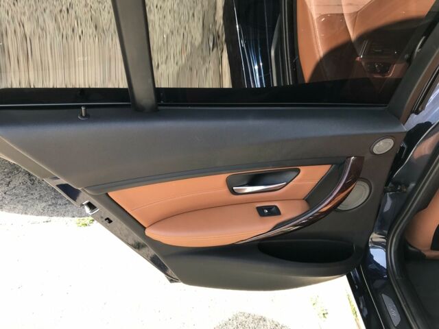 Синій БМВ 320, об'ємом двигуна 2 л та пробігом 124 тис. км за 16499 $, фото 7 на Automoto.ua