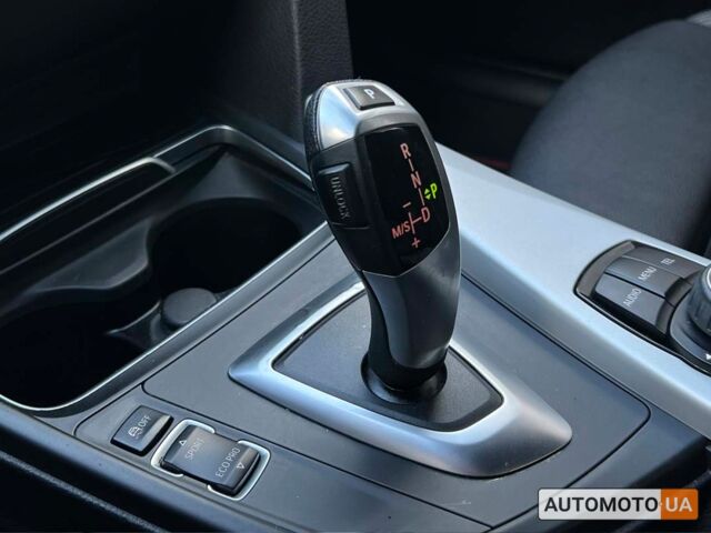 Красный БМВ 320и, объемом двигателя 2 л и пробегом 143 тыс. км за 13900 $, фото 12 на Automoto.ua