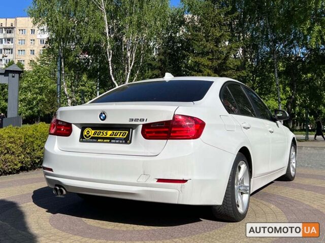 Белый БМВ 328, объемом двигателя 2 л и пробегом 212 тыс. км за 11200 $, фото 6 на Automoto.ua