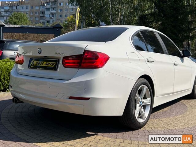 Белый БМВ 328, объемом двигателя 2 л и пробегом 147 тыс. км за 17000 $, фото 6 на Automoto.ua