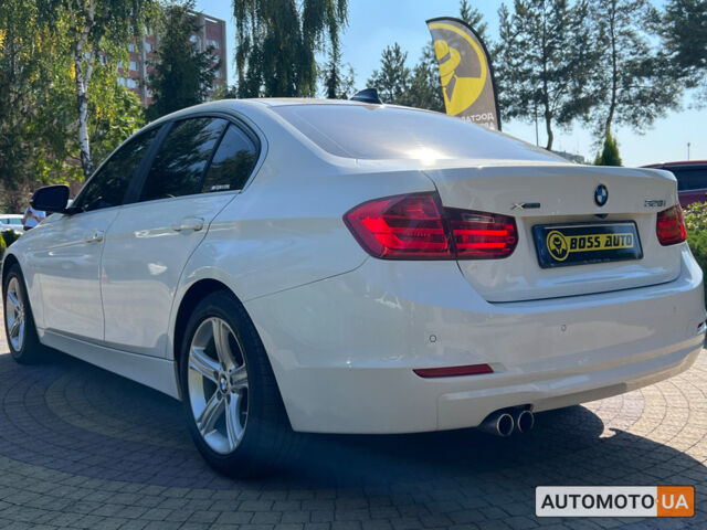 Белый БМВ 328, объемом двигателя 2 л и пробегом 147 тыс. км за 17000 $, фото 4 на Automoto.ua