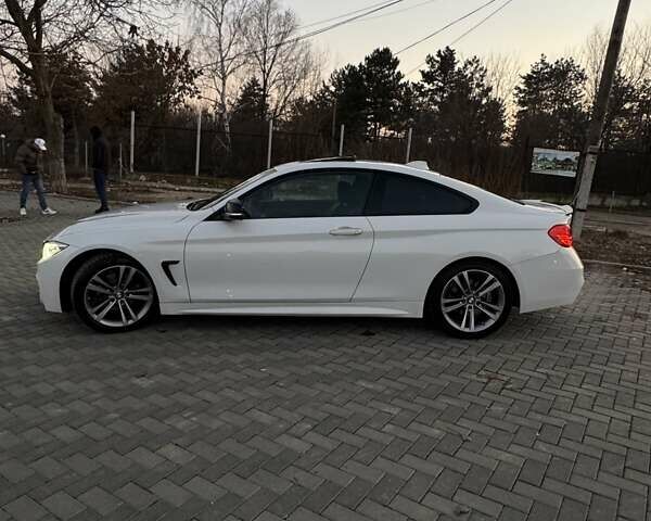 Белый БМВ 4 Серия, объемом двигателя 2 л и пробегом 235 тыс. км за 14500 $, фото 8 на Automoto.ua