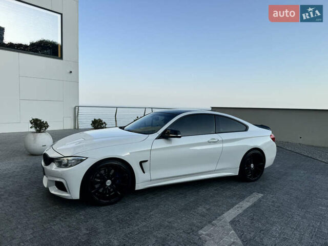 Білий БМВ 4 Серія, об'ємом двигуна 2 л та пробігом 120 тис. км за 18000 $, фото 4 на Automoto.ua