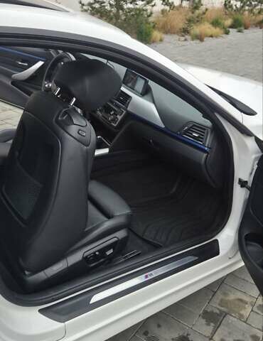 Белый БМВ 4 Серия, объемом двигателя 2 л и пробегом 171 тыс. км за 15700 $, фото 7 на Automoto.ua