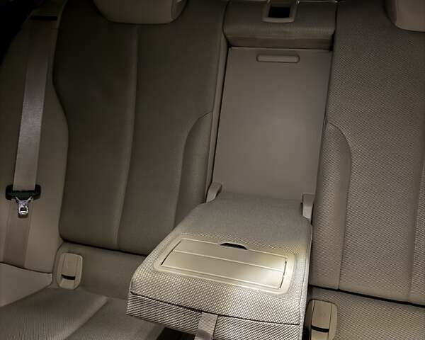 Білий БМВ 4 Серія, об'ємом двигуна 2 л та пробігом 100 тис. км за 20000 $, фото 9 на Automoto.ua