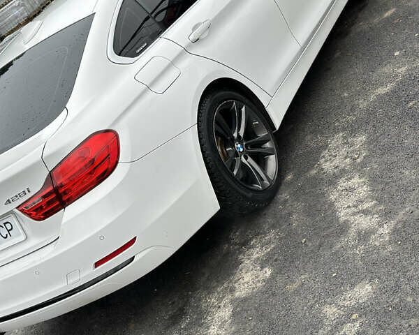 Белый БМВ 4 Серия, объемом двигателя 2 л и пробегом 217 тыс. км за 16999 $, фото 13 на Automoto.ua