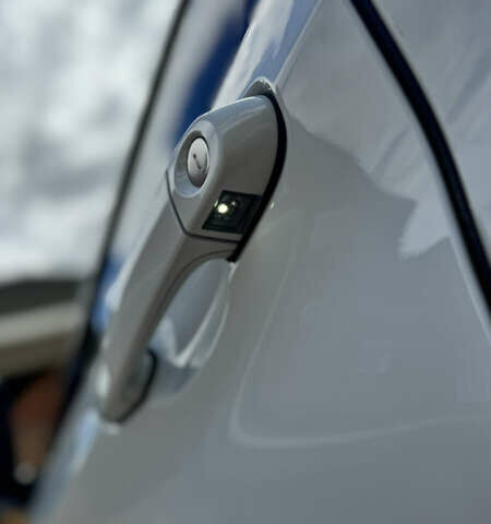 Белый БМВ 4 Серия, объемом двигателя 2 л и пробегом 180 тыс. км за 16500 $, фото 19 на Automoto.ua