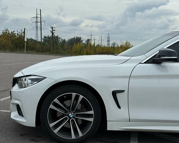 Белый БМВ 4 Серия, объемом двигателя 2 л и пробегом 151 тыс. км за 18300 $, фото 7 на Automoto.ua