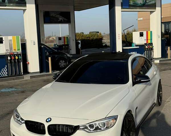 Белый БМВ 4 Серия, объемом двигателя 2 л и пробегом 210 тыс. км за 15999 $, фото 12 на Automoto.ua