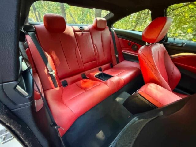 Белый БМВ 4 Серия, объемом двигателя 3 л и пробегом 76 тыс. км за 11000 $, фото 12 на Automoto.ua