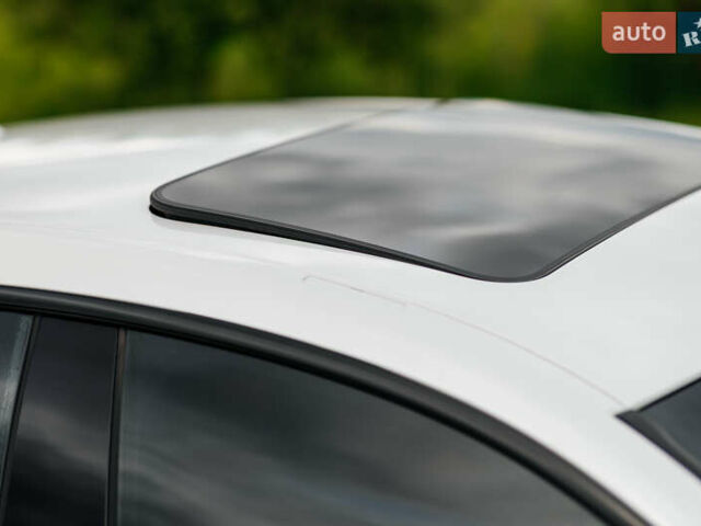 Белый БМВ 4 Серия, объемом двигателя 2 л и пробегом 180 тыс. км за 17999 $, фото 9 на Automoto.ua