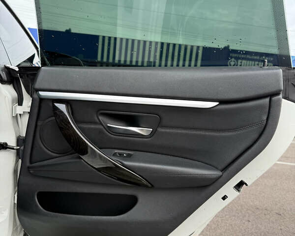 Белый БМВ 4 Серия, объемом двигателя 2 л и пробегом 151 тыс. км за 18300 $, фото 37 на Automoto.ua