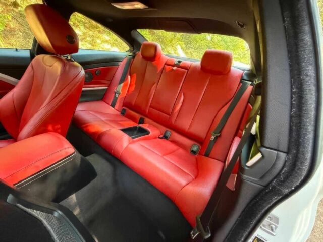 Белый БМВ 4 Серия, объемом двигателя 3 л и пробегом 76 тыс. км за 11000 $, фото 11 на Automoto.ua