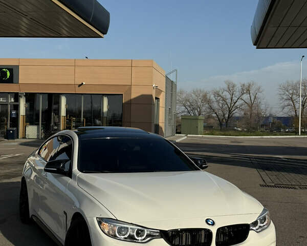Белый БМВ 4 Серия, объемом двигателя 2 л и пробегом 210 тыс. км за 15999 $, фото 3 на Automoto.ua