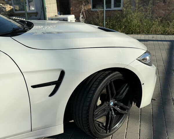 Белый БМВ 4 Серия, объемом двигателя 3 л и пробегом 141 тыс. км за 27400 $, фото 2 на Automoto.ua