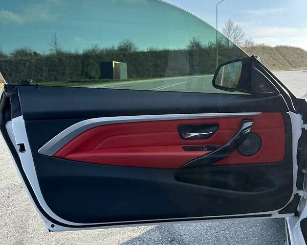 Белый БМВ 4 Серия, объемом двигателя 3 л и пробегом 123 тыс. км за 29000 $, фото 20 на Automoto.ua