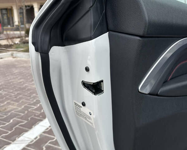 Білий БМВ 4 Серія, об'ємом двигуна 2 л та пробігом 87 тис. км за 21400 $, фото 37 на Automoto.ua