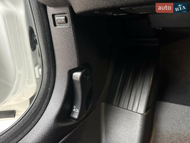 Білий БМВ 4 Серія, об'ємом двигуна 2 л та пробігом 87 тис. км за 21400 $, фото 101 на Automoto.ua