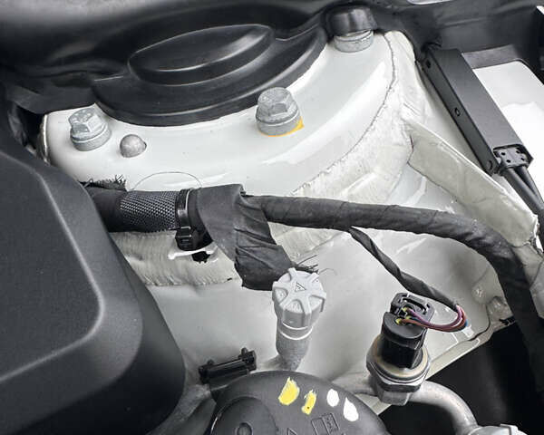 Білий БМВ 4 Серія, об'ємом двигуна 2 л та пробігом 87 тис. км за 21400 $, фото 89 на Automoto.ua