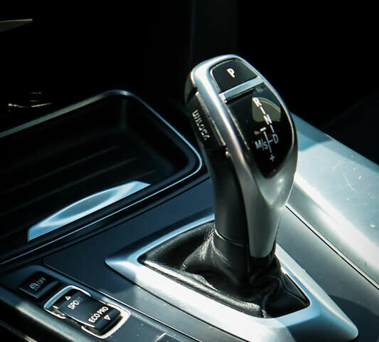 Черный БМВ 4 Серия, объемом двигателя 2 л и пробегом 231 тыс. км за 20600 $, фото 5 на Automoto.ua