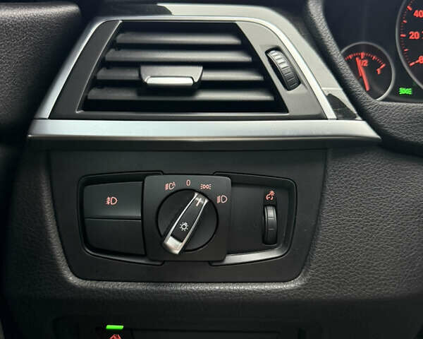 Черный БМВ 4 Серия, объемом двигателя 3 л и пробегом 63 тыс. км за 33500 $, фото 11 на Automoto.ua