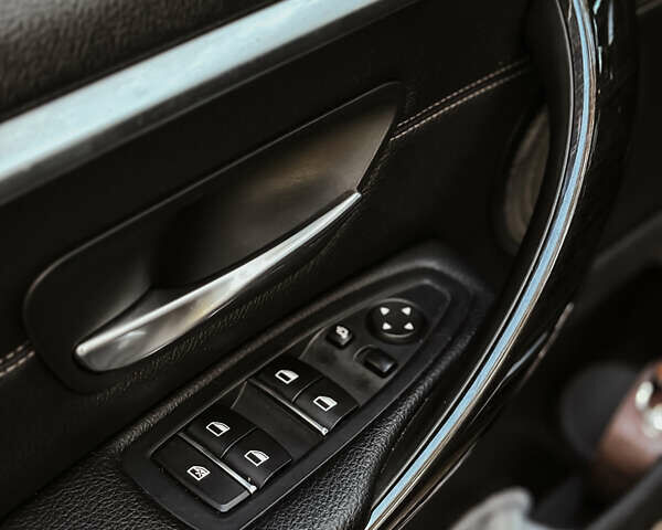 Черный БМВ 4 Серия, объемом двигателя 3 л и пробегом 125 тыс. км за 27300 $, фото 13 на Automoto.ua